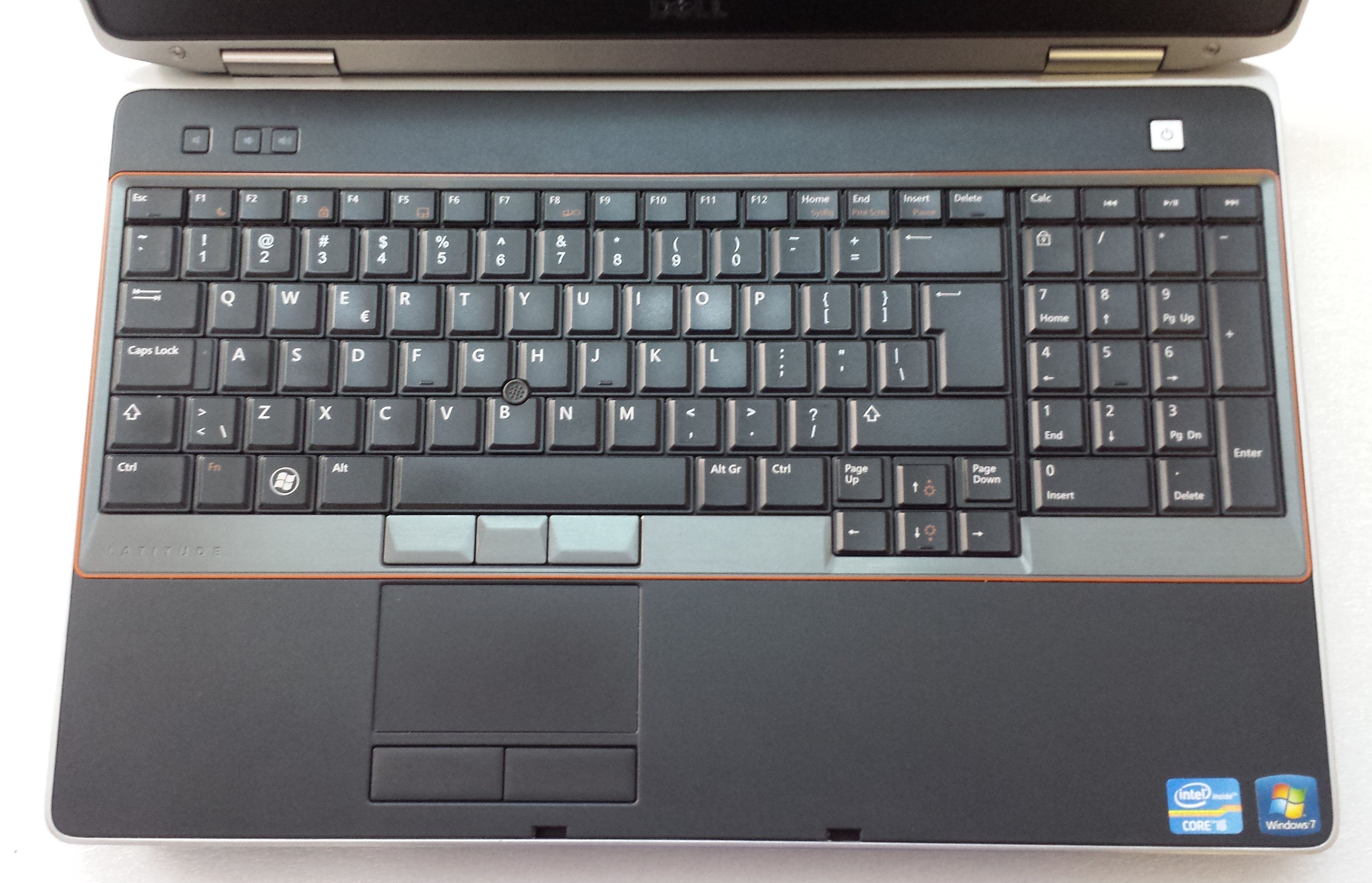 Bán laptop cũ Dell Latitude E6520 (Core i5 2520M, 4GB, 250GB, VGA NVidia  NVS 4200M,  inch)